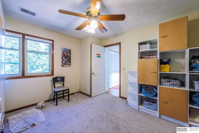 16606 Mason Street, Omaha, NE 68118