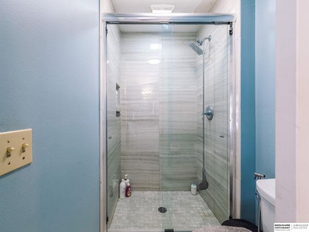 16606 Mason Street, Omaha, NE 68118