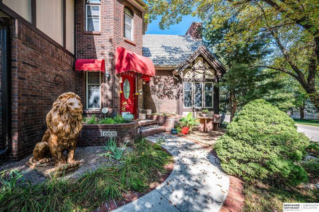 16606 Mason Street, Omaha, NE 68118