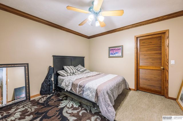 16606 Mason Street, Omaha, NE 68118