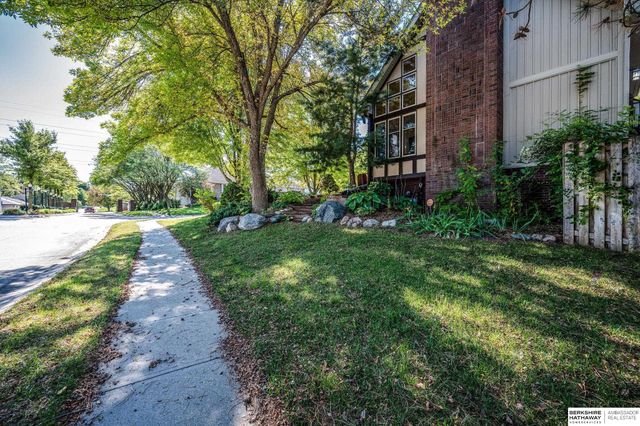 16606 Mason Street, Omaha, NE 68118