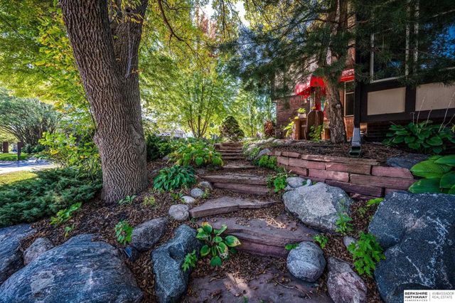 16606 Mason Street, Omaha, NE 68118