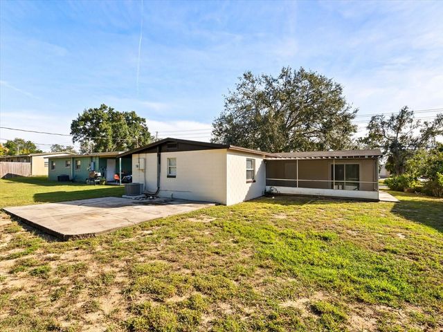 540 E HIGHLAND AVENUE, Clermont, FL 34711