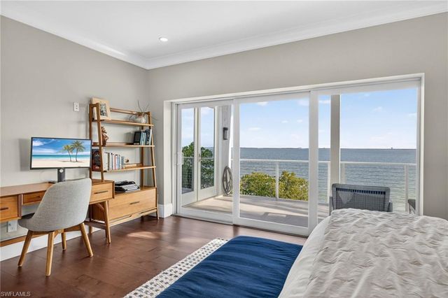 1552 San Carlos Bay DR, Sanibel, FL 33957