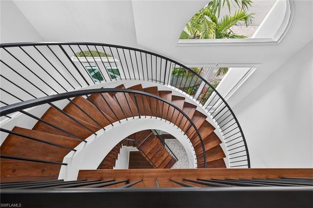 1552 San Carlos Bay DR, Sanibel, FL 33957