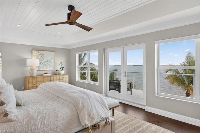 1552 San Carlos Bay DR, Sanibel, FL 33957