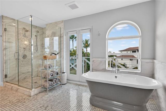 1552 San Carlos Bay DR, Sanibel, FL 33957