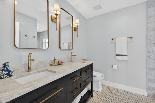 1552 San Carlos Bay DR, Sanibel, FL 33957