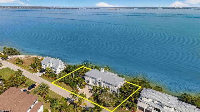 1552 San Carlos Bay DR, Sanibel, FL 33957