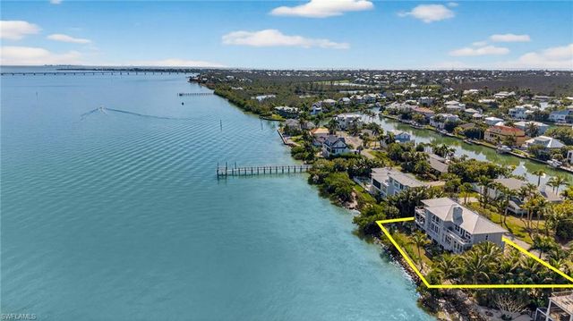 1552 San Carlos Bay DR, Sanibel, FL 33957