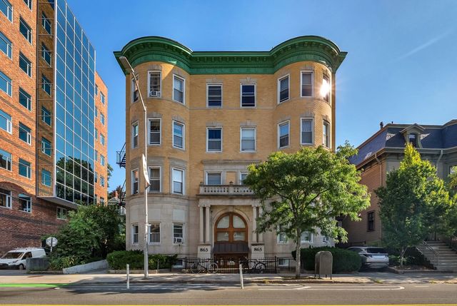 863 Massachusetts Ave 32, Cambridge, MA 02139