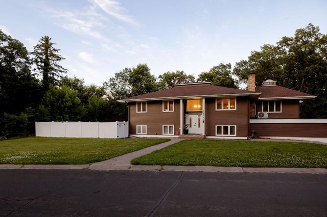 1631 21st Avenue NW, New Brighton, MN 55112