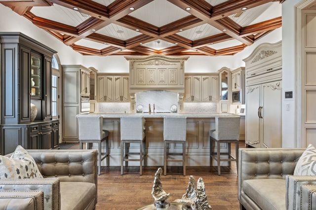 702 S White Chapel Boulevard, Southlake, TX 76092