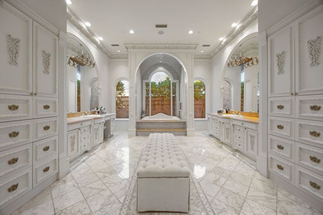 702 S White Chapel Boulevard, Southlake, TX 76092