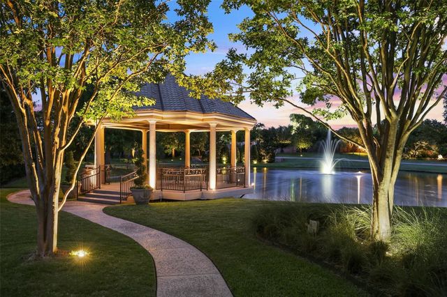 702 S White Chapel Boulevard, Southlake, TX 76092