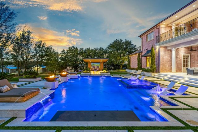 702 S White Chapel Boulevard, Southlake, TX 76092