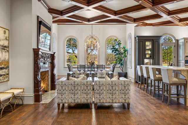 702 S White Chapel Boulevard, Southlake, TX 76092