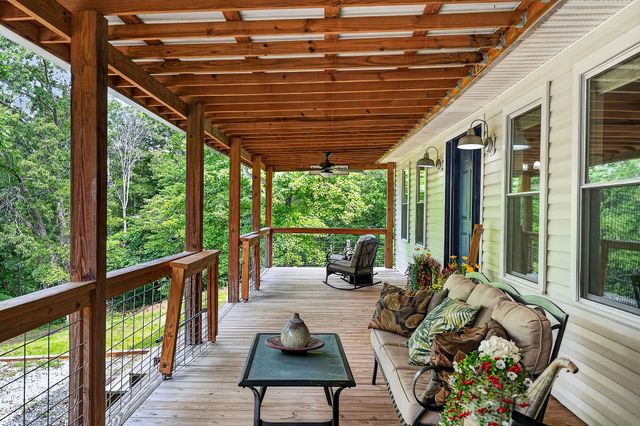 211 Arizona Ln, Walling, TN 38587