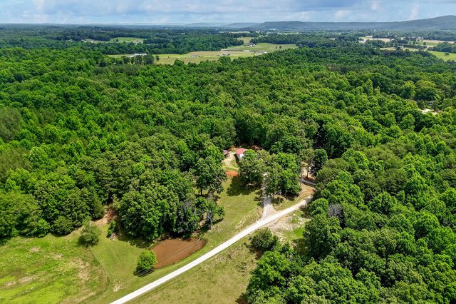 211 Arizona Ln, Walling, TN 38587