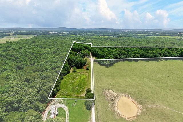 211 Arizona Ln, Walling, TN 38587