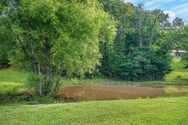 211 Arizona Ln, Walling, TN 38587