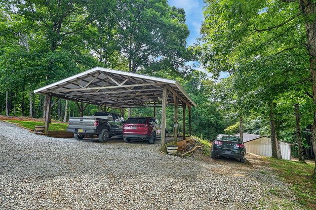 211 Arizona Ln, Walling, TN 38587