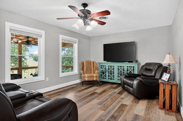 211 Arizona Ln, Walling, TN 38587