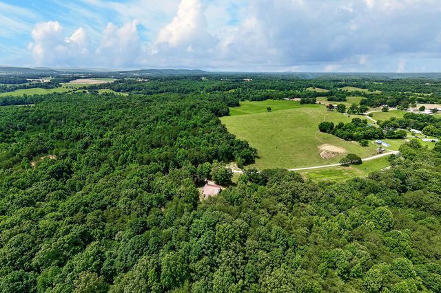 211 Arizona Ln, Walling, TN 38587