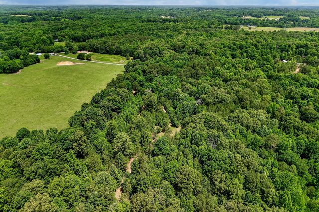 211 Arizona Ln, Walling, TN 38587