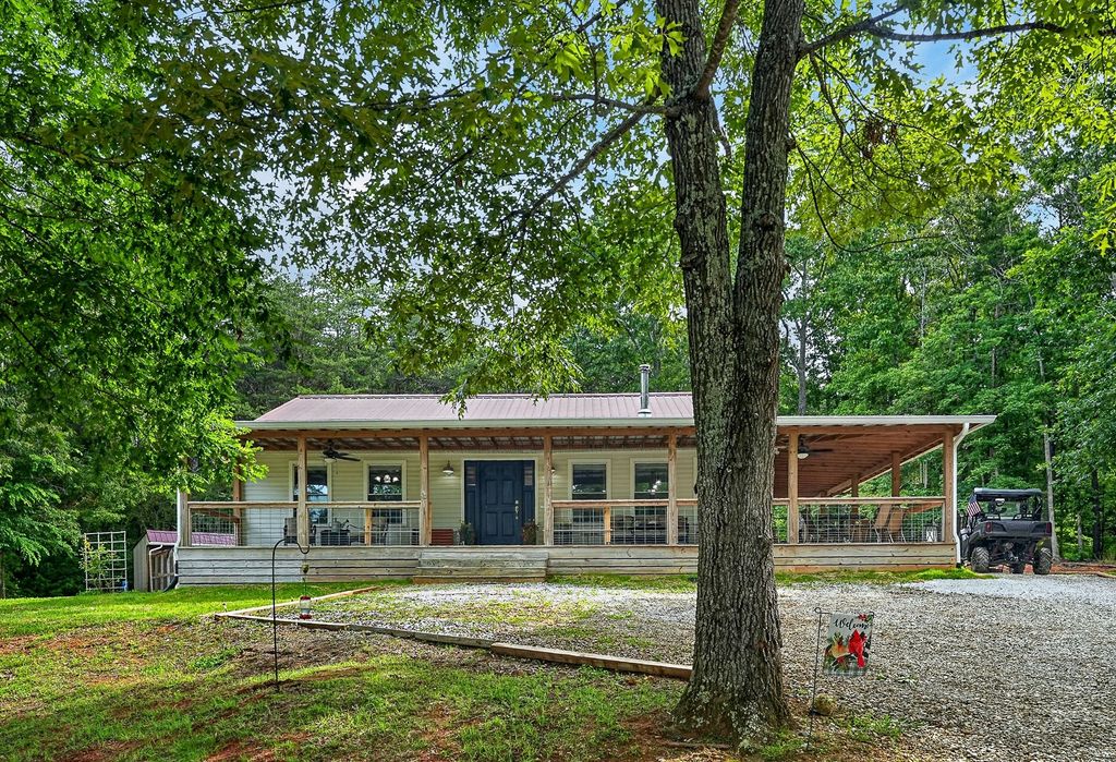 211 Arizona Ln, Walling, TN 38587