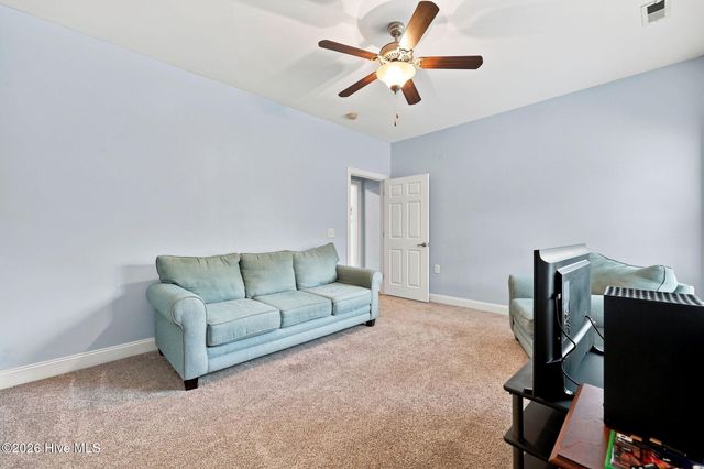 1909 Covengton Way 102, Greenville, NC 27858