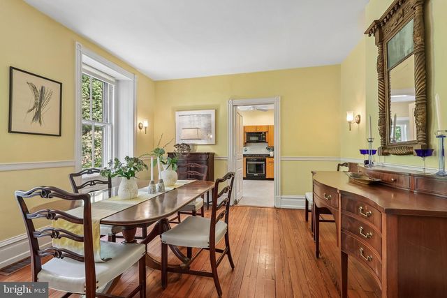 202 W CHESTNUT HILL AVE, Philadelphia, PA 19118