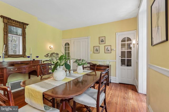 202 W CHESTNUT HILL AVE, Philadelphia, PA 19118