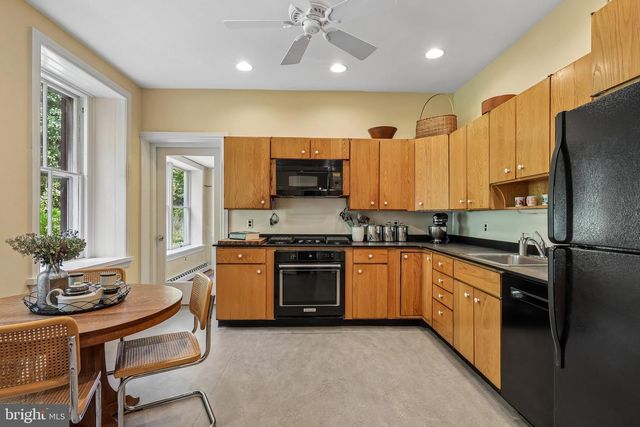202 W CHESTNUT HILL AVE, Philadelphia, PA 19118