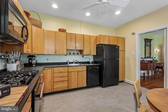202 W CHESTNUT HILL AVE, Philadelphia, PA 19118