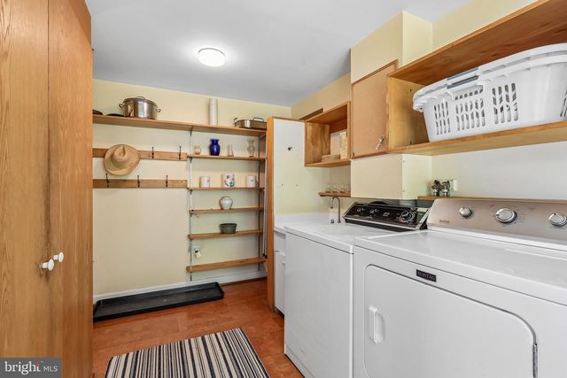 202 W CHESTNUT HILL AVE, Philadelphia, PA 19118