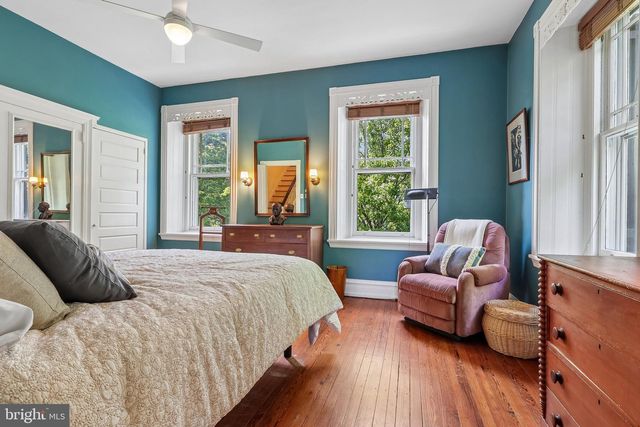 202 W CHESTNUT HILL AVE, Philadelphia, PA 19118