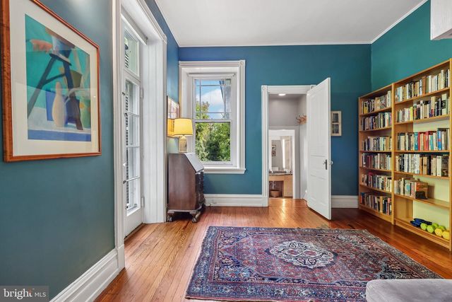 202 W CHESTNUT HILL AVE, Philadelphia, PA 19118