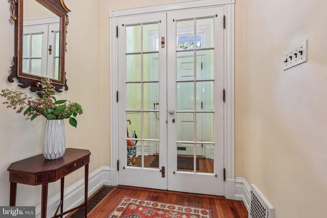 202 W CHESTNUT HILL AVE, Philadelphia, PA 19118