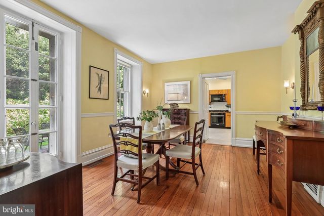 202 W CHESTNUT HILL AVE, Philadelphia, PA 19118