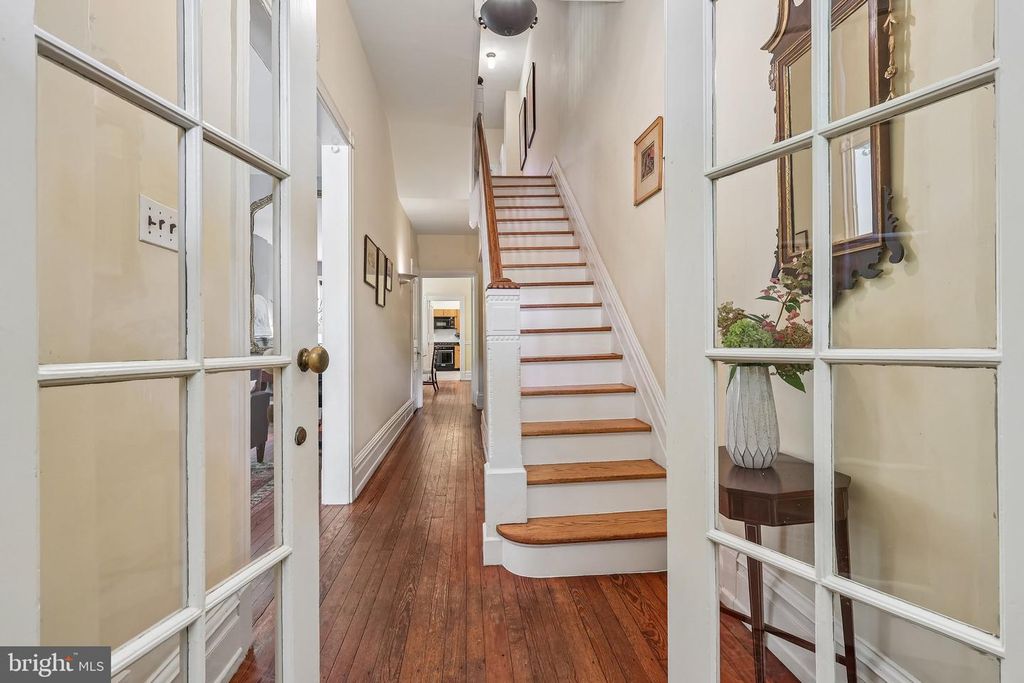 202 W CHESTNUT HILL AVE, PHILADELPHIA, PA 19118 — photo 5