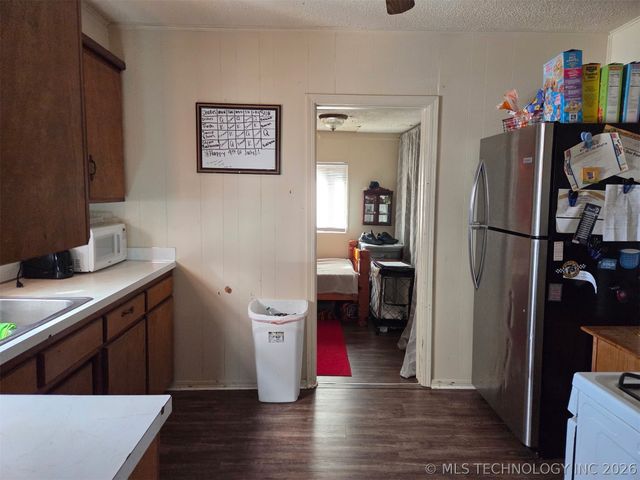 216 S Cheyenne Avenue, Bartlesville, OK 74003