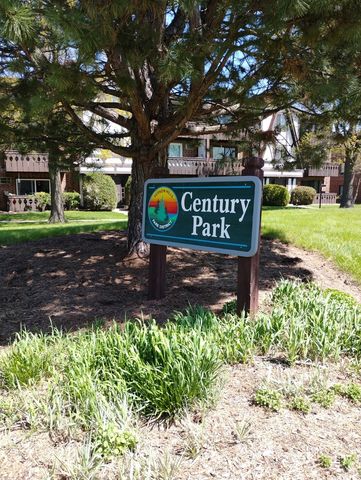 36 CONSTITUTION Court, Vernon Hills, IL 60061