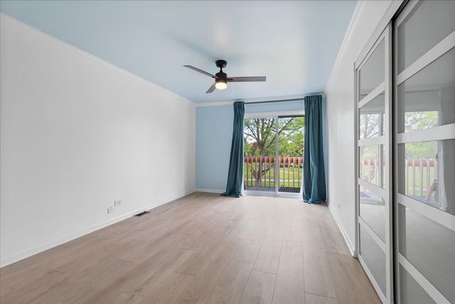36 CONSTITUTION Court, Vernon Hills, IL 60061