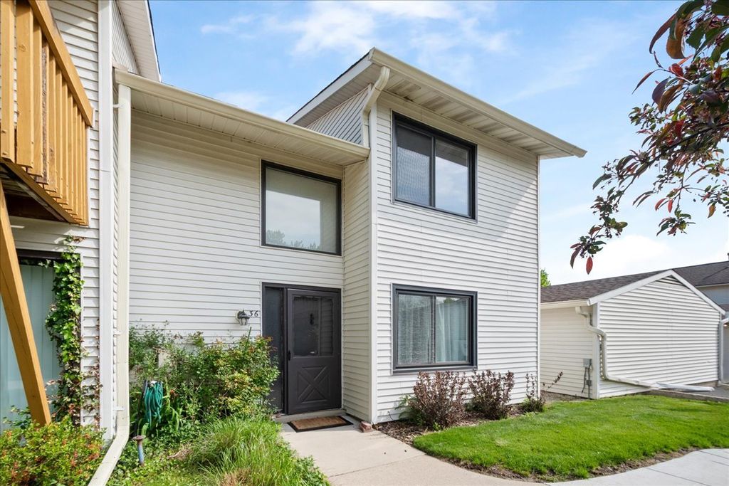 36 CONSTITUTION Court, Vernon Hills, IL 60061