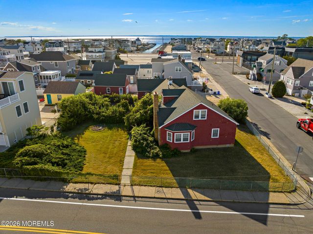 20 E South 33rd Street, Long Beach Twp, NJ 08008