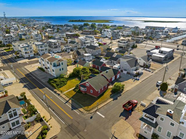 20 E South 33rd Street, Long Beach Twp, NJ 08008
