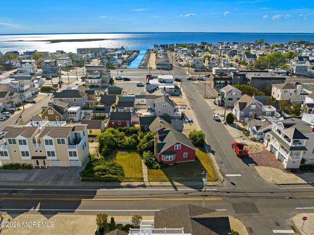 20 E South 33rd Street, Long Beach Twp, NJ 08008