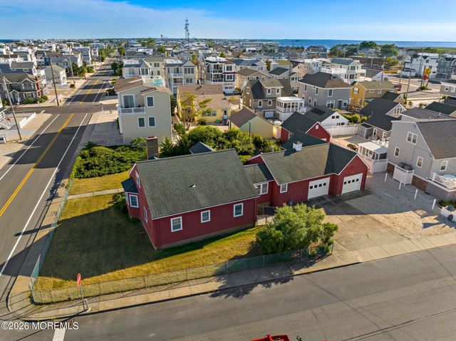 20 E South 33rd Street, Long Beach Twp, NJ 08008