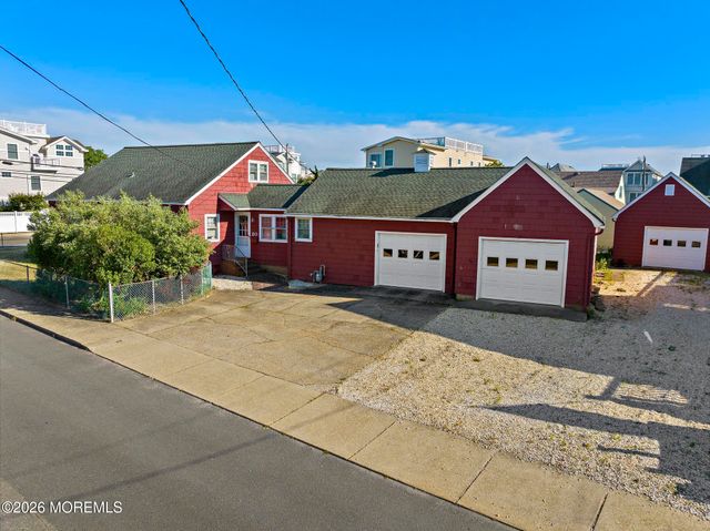 20 E South 33rd Street, Long Beach Twp, NJ 08008